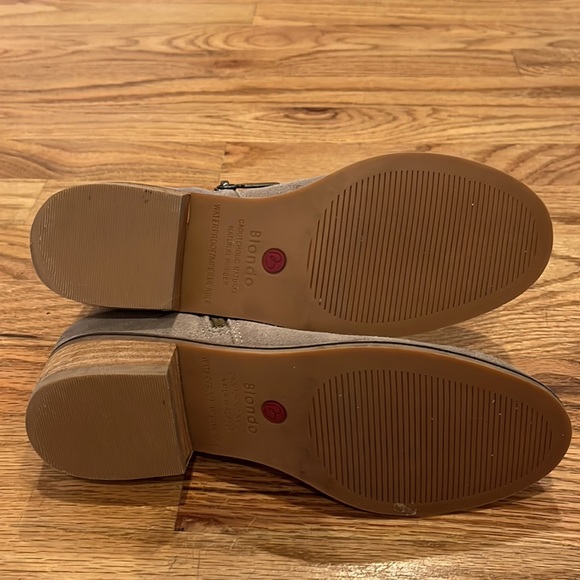 Very gently used BLONDO waterproof boots - Picture 2 of 11